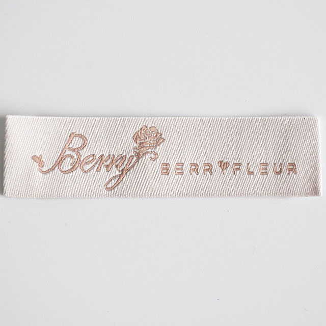  Golden thread woven label for garment QD-WL-0015